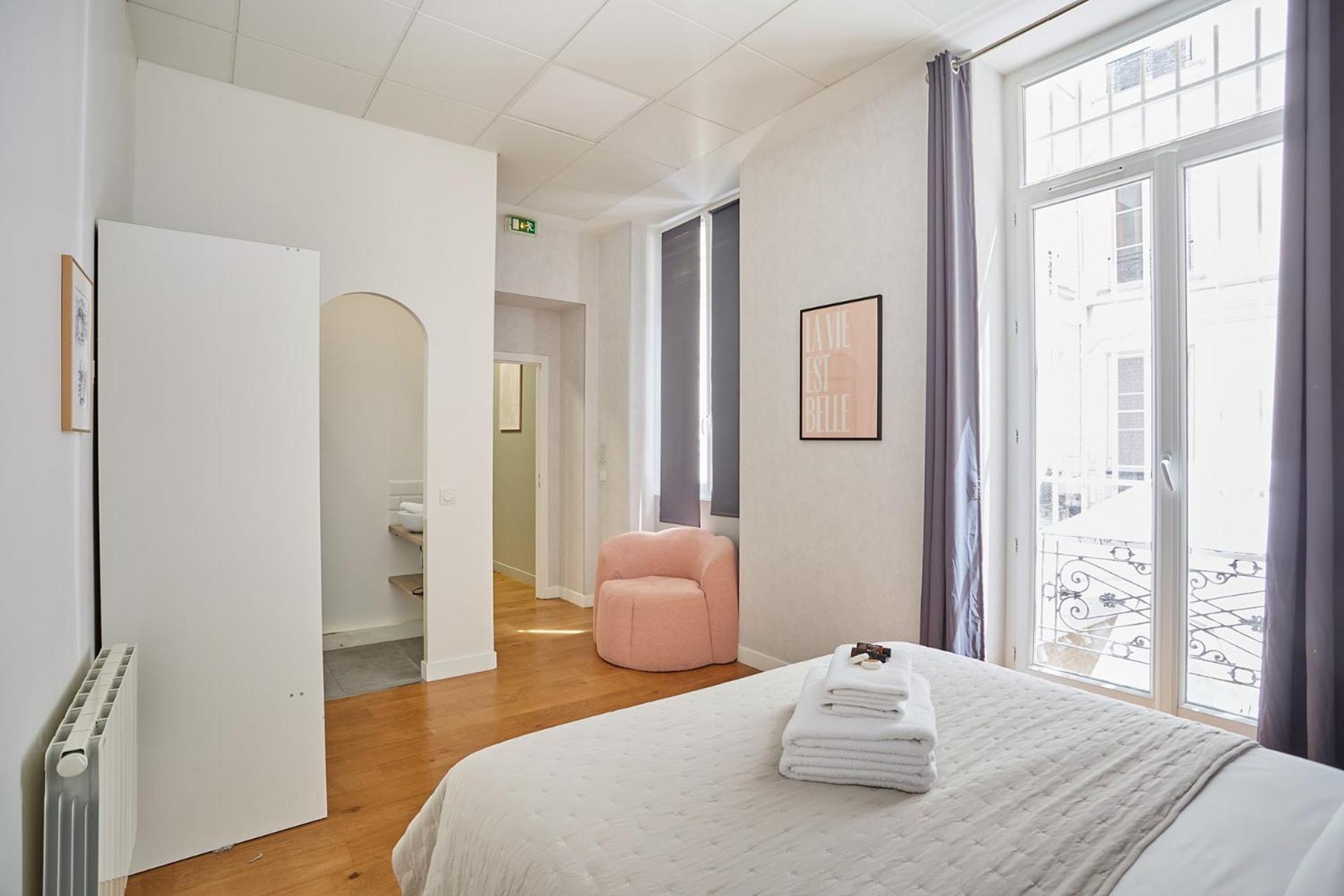 Sublim 3 Bedrooms Center Of By Prestige * Paris